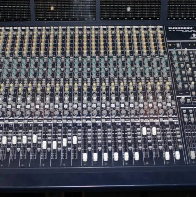 Eurodesk MX 9000