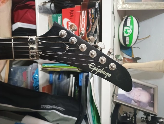 Epiphone Brendon Small GhostHorse Explorer  (+ θήκη)