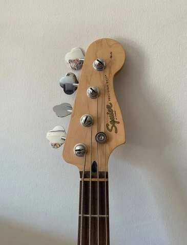 Fender Squier Affinity Precision Bass