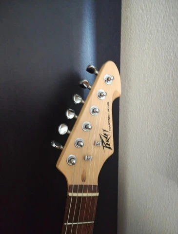 Peavey Raptor Plus SSS Sunburst