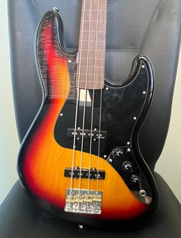 Harley Benton Fretless J-Bass