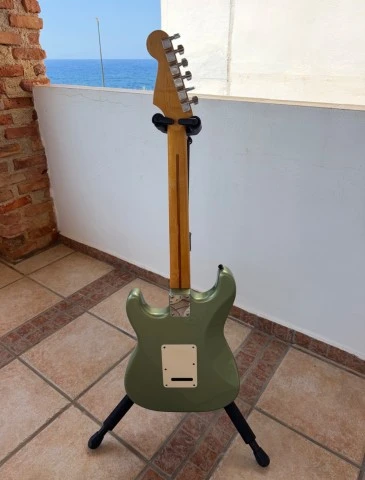 Fender Stratocaster sage green 