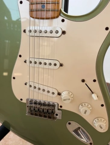 Fender Stratocaster sage green 