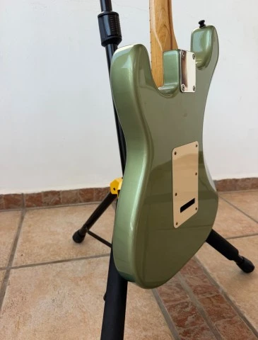 Fender Stratocaster sage green 