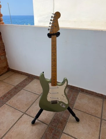 Fender Stratocaster sage green 