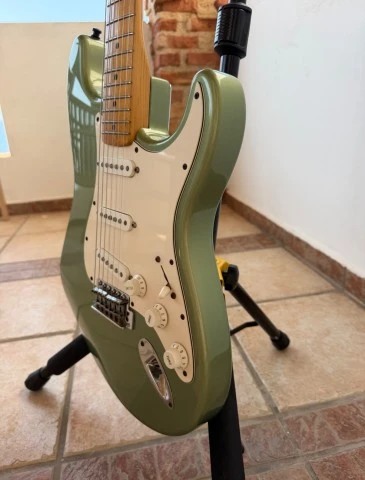 Fender Stratocaster sage green 