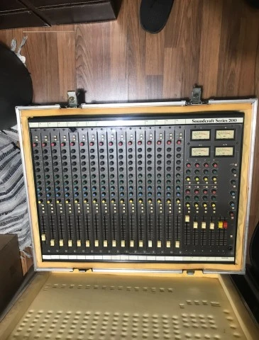 Soundcraft Series 200-16 Channels Mixer Studio Vintage