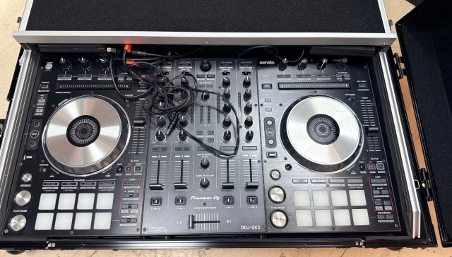DJ DDJ-SX3 + Cerato + Flight Case