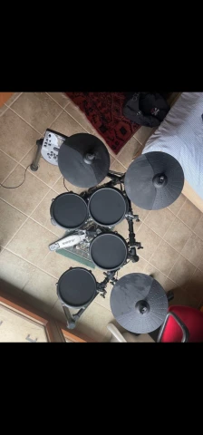 Alesis Nitro Mesh Kit Drum Set