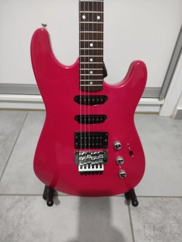 Squier Stratocaster SUPERSTRAT HSS Floyd