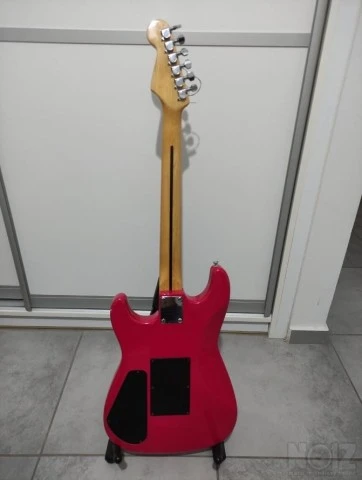 Squier Stratocaster SUPERSTRAT HSS Floyd