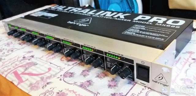 Behringer Ultra Link Pro MX 882