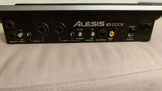 ALESIS IO DOCK μαζι με IPAD 64