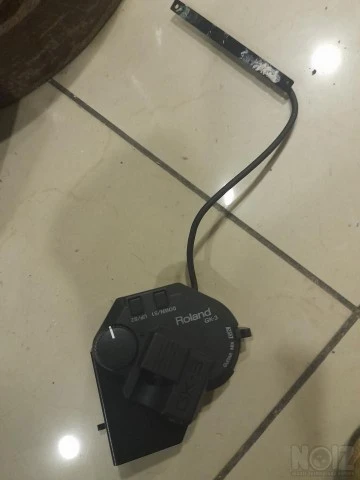 ROLAND GK-3 Guitar Synth Pick-up