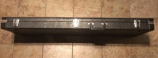 Washburn XB-100 με σκληρή θήκη βαλίτσα