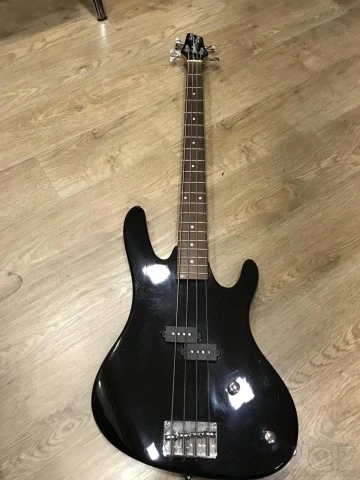 Washburn XB-100 με σκληρή θήκη βαλίτσα