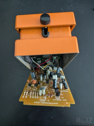 Boss Distortion DS-1  2004