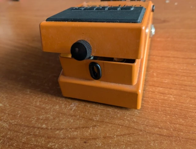 Boss Distortion DS-1  2004