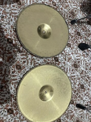 Headlinet 14’ hi-hat.