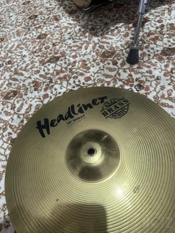 Headlinet 14’ hi-hat.