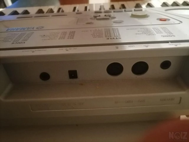 Yamaha PSR-275