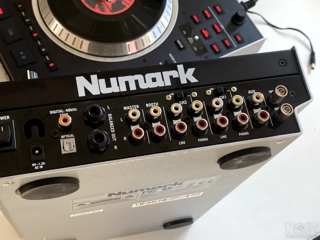 Numark V7 Motorized DJs Controller