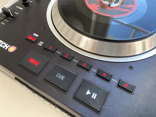 Numark V7 Motorized DJs Controller