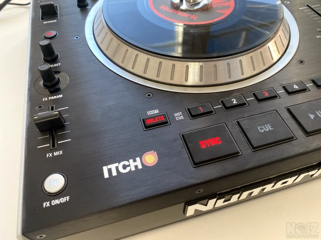 Numark V7 Motorized DJs Controller