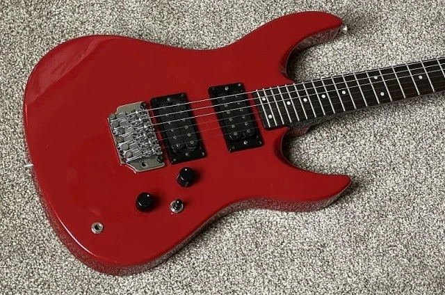 Ζητείται κιθάρα Yamaha RGX220
