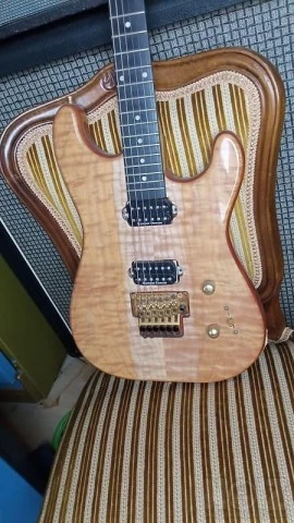 Vrachatis Super Strat