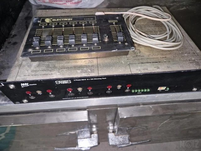 Dimmer 6 καναλιών με κονσόλα