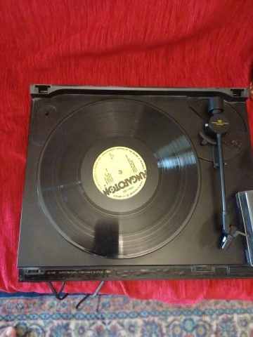 JVC AL-A151 Turntable (Vintage)
