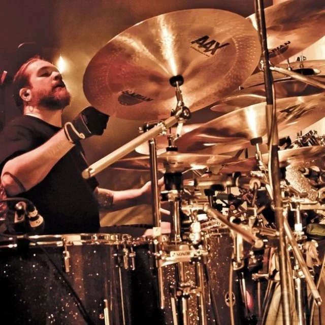 Drummer για MESHUGGAH?
