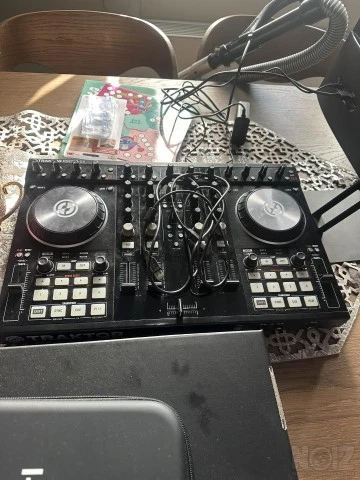 Traktor S4 MK2