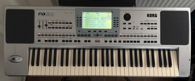 Αρμόνιο Korg Pa50 (+ θήκη + βάση)