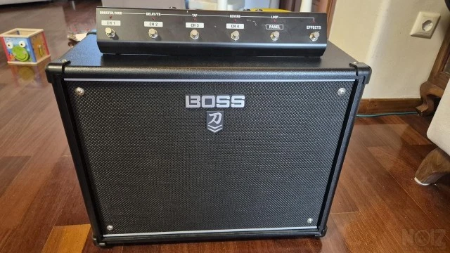 Boss Katana 100 V2 + Footswitch + Cover