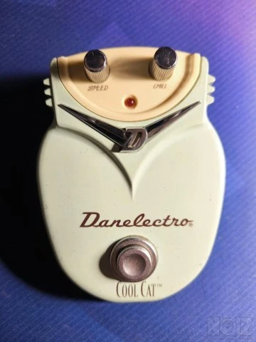 18v CHORUS COOL CAT 18v DANELECTRO