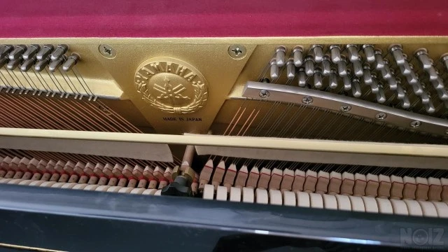Πιανο ορθιο YAMAHA