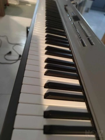 – Kurzweil SP2X