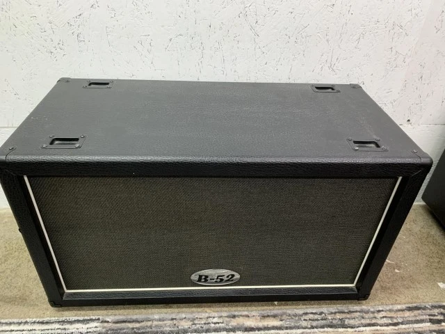 B-52 guitar cab 2X12