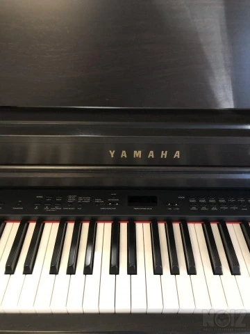 Πουλάω πιανο Yamaha