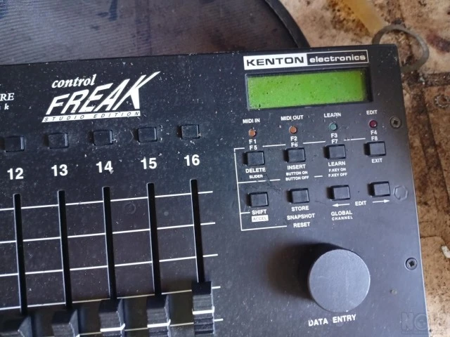 Κέντρον midi controller