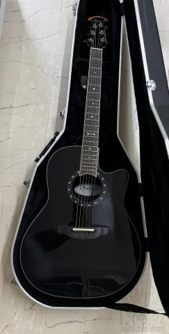 Ovation Pro series Standard Balladeer 20