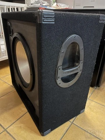Καμπίνα Behringer Ultrabass BA115 600W