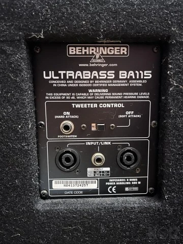 Καμπίνα Behringer Ultrabass BA115 600W