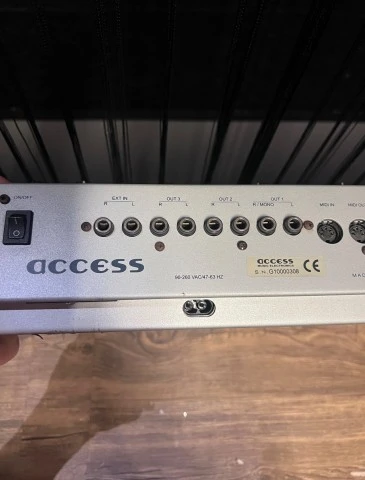 Access Virus Indigo 2000 - Silver