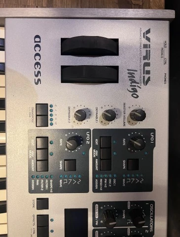 Access Virus Indigo 2000 - Silver
