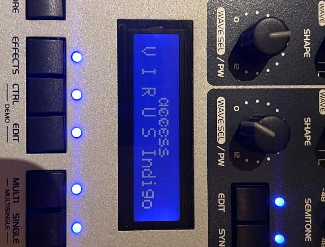 Access Virus Indigo 2000 - Silver