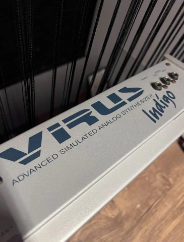 Access Virus Indigo 2000 - Silver