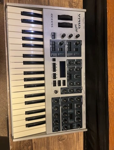 Access Virus Indigo 2000 - Silver